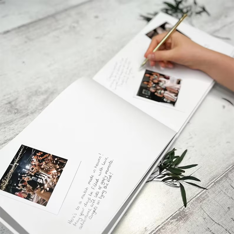 Buku Tamu yang Dipersonalisasi - Personalized Guest Book ulasan dan harga